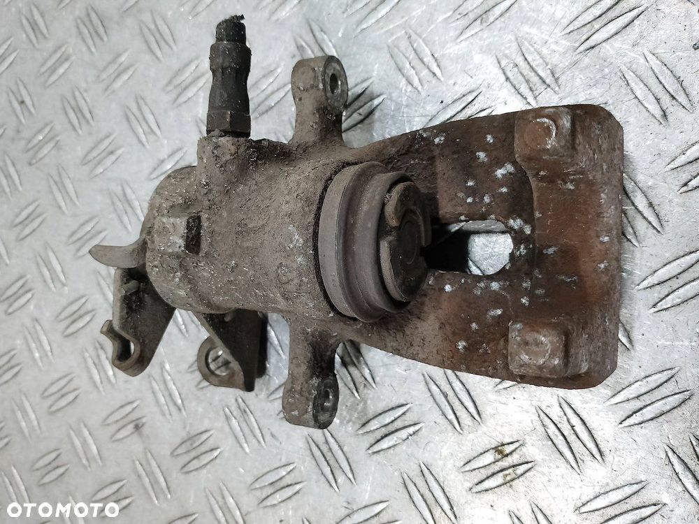 ZACISK HAMULCOWY PRAWY TYŁ ALFA ROMEO GT 2.0 16V - 4