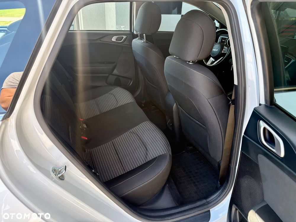 Kia Ceed 1.5 T-GDI M - 14