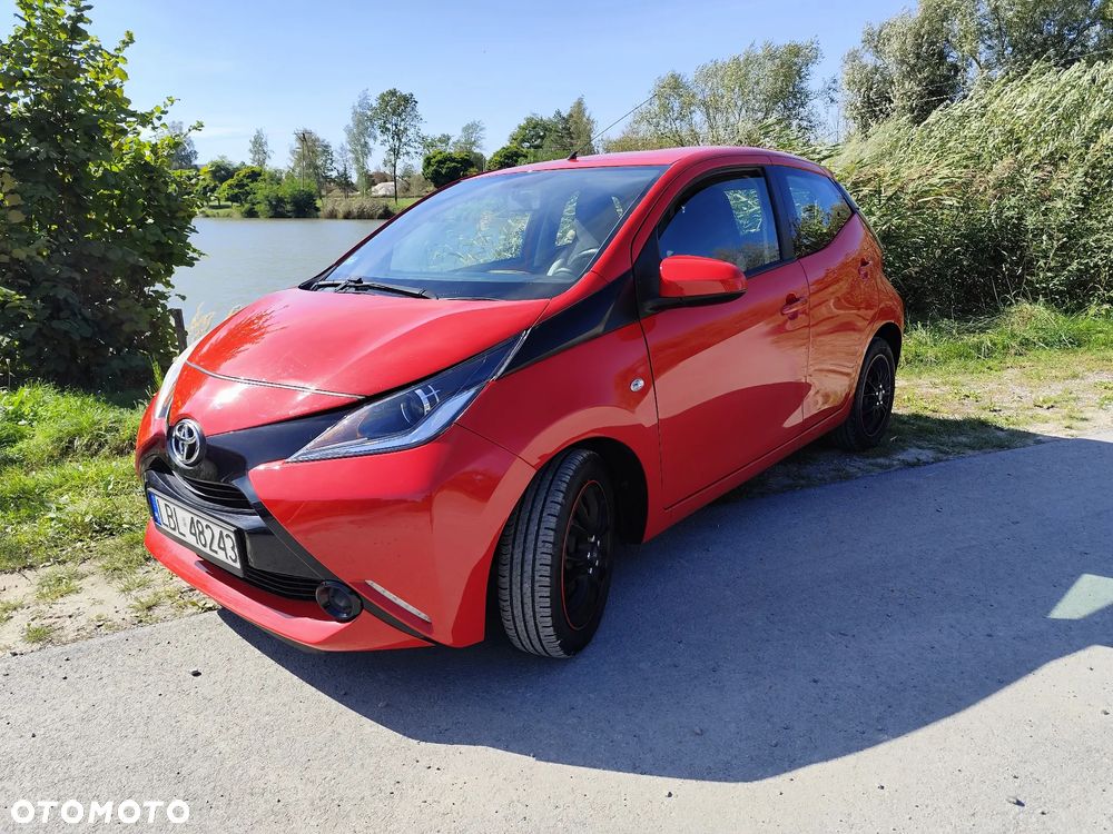 Toyota Aygo x-play - 1