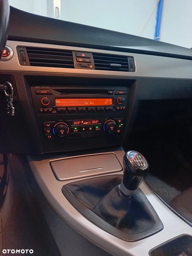 BMW Seria 3 330d DPF - 29