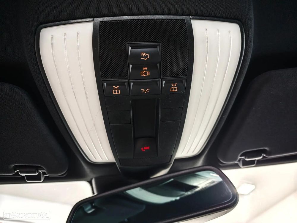 Mercedes-Benz E 220 BlueTEC BE Edition Auto. - 26