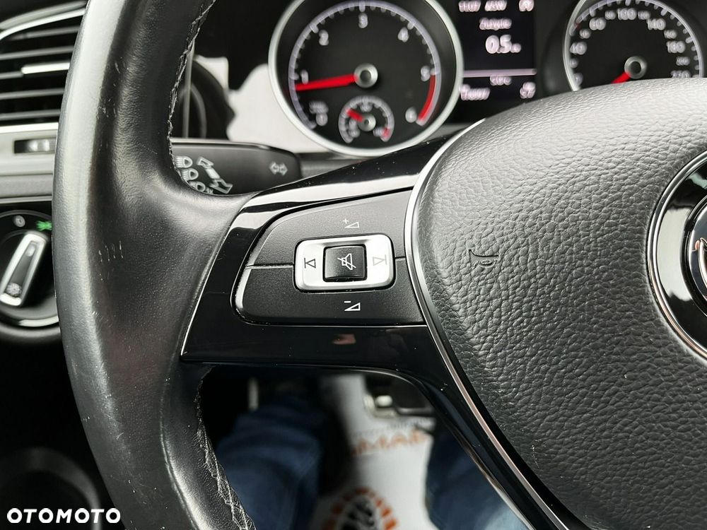 Volkswagen Golf - 21