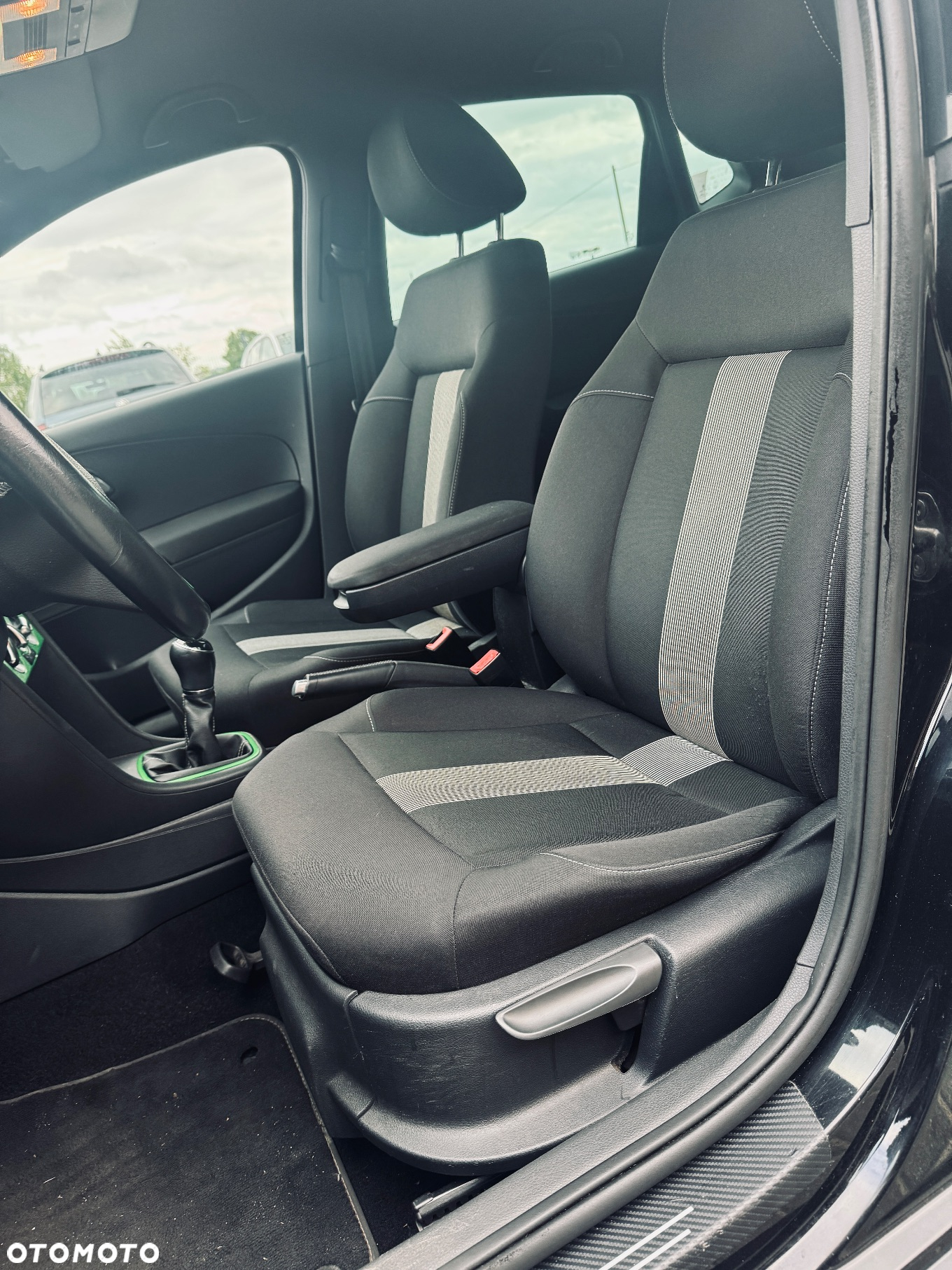 Volkswagen Polo 1.2 TSI MATCH - 20