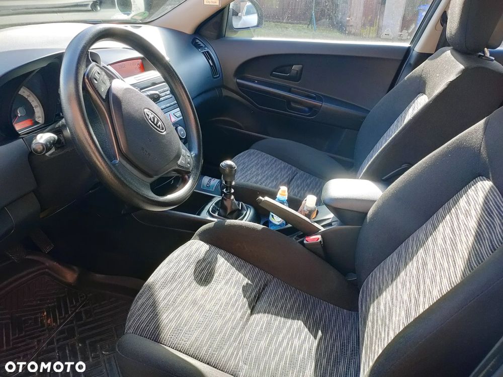 Kia Ceed 1.4 Comfort - 13