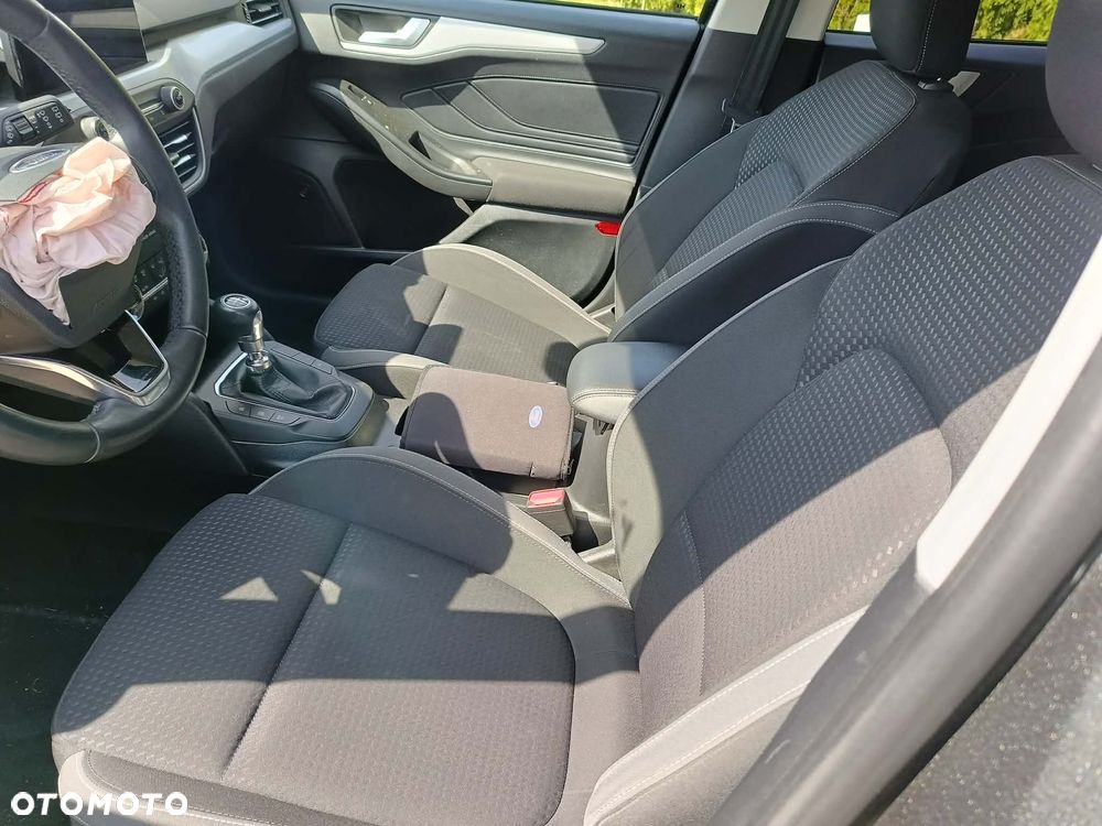 Ford Focus 1.0 EcoBoost Titanium - 18