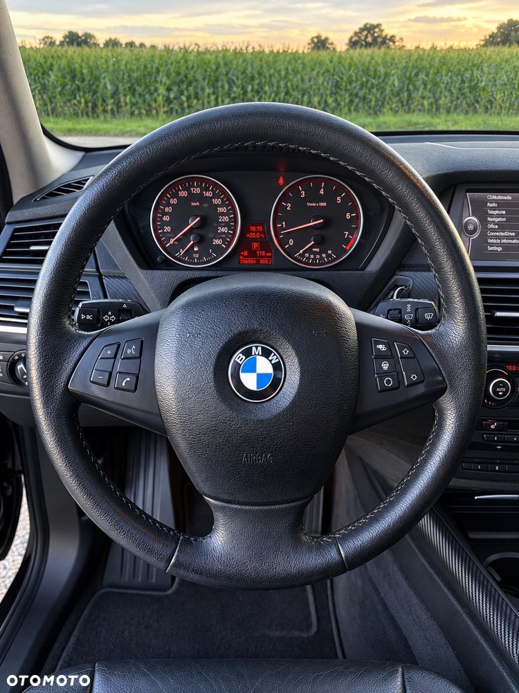BMW X5 xDrive35i Edition Exclusive - 26