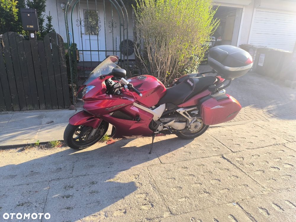 Honda VFR - 3