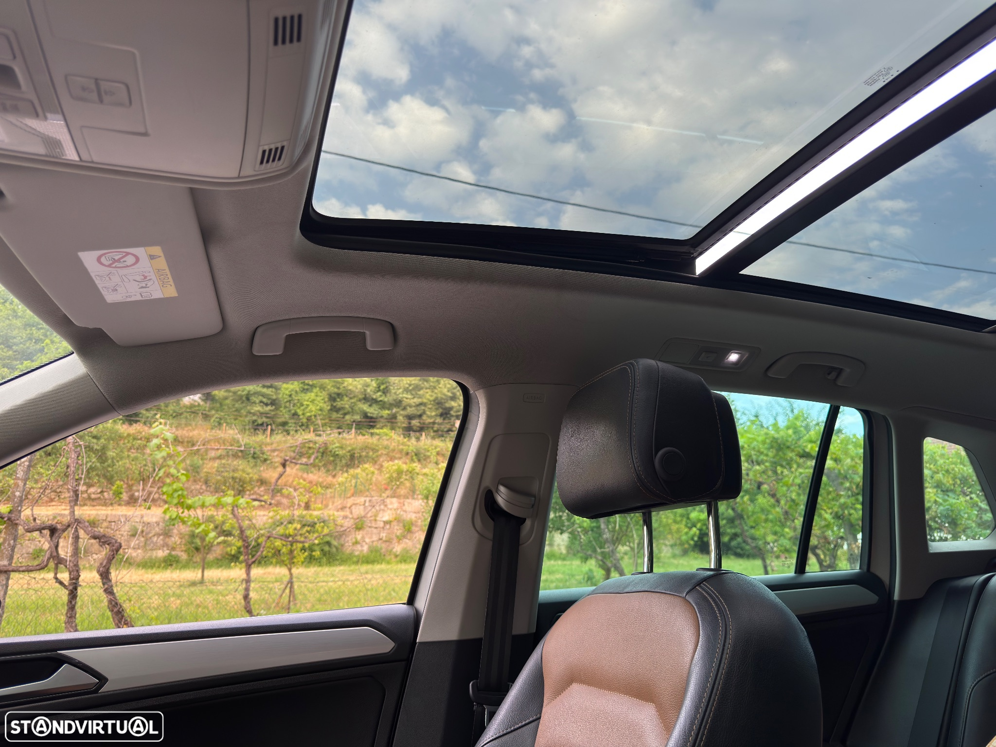 VW Tiguan 2.0 TDI R-Line - 12