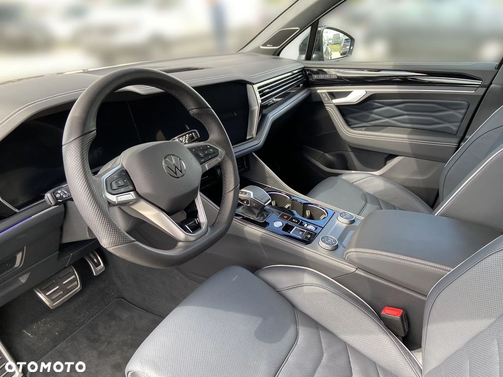 Volkswagen Touareg 3.0 V6 TDI 4Motion R-Line Final Edition - 12