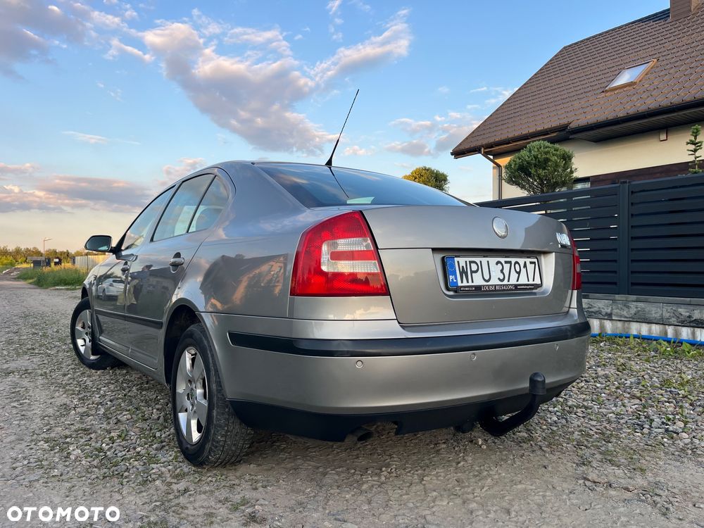 Skoda Octavia 1.6 Ambition - 12