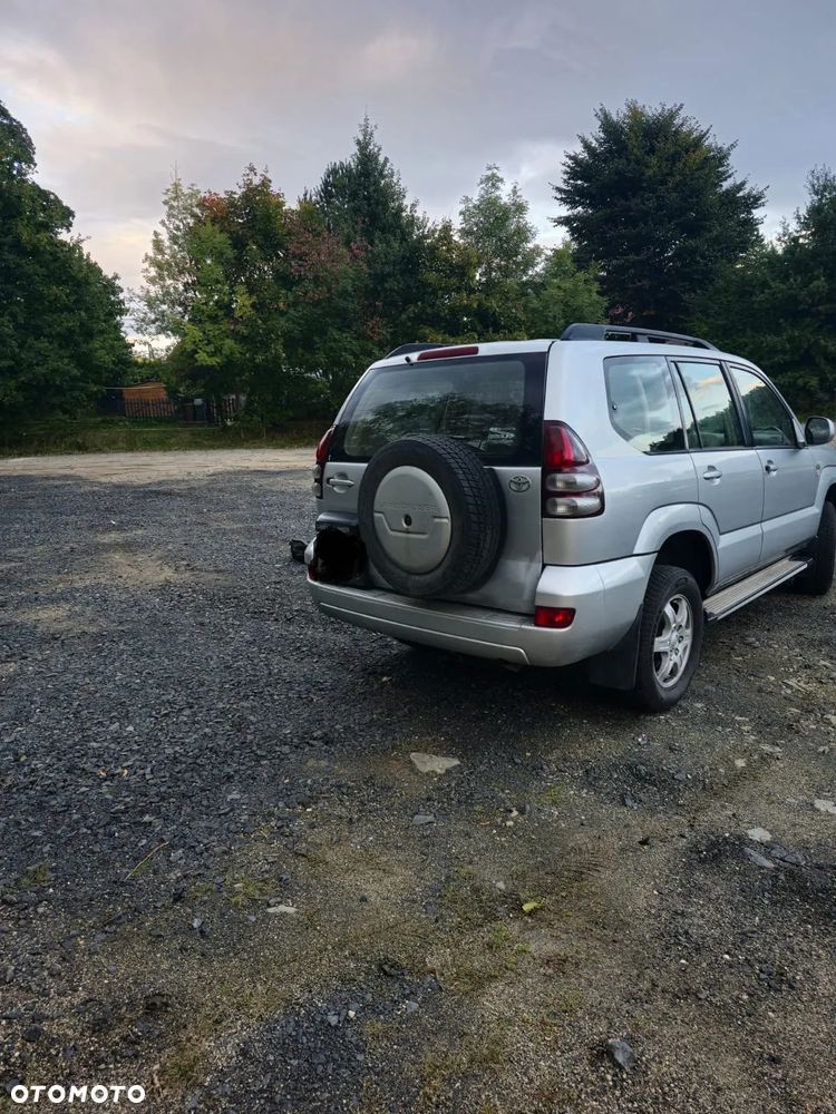 Toyota Land Cruiser - 2