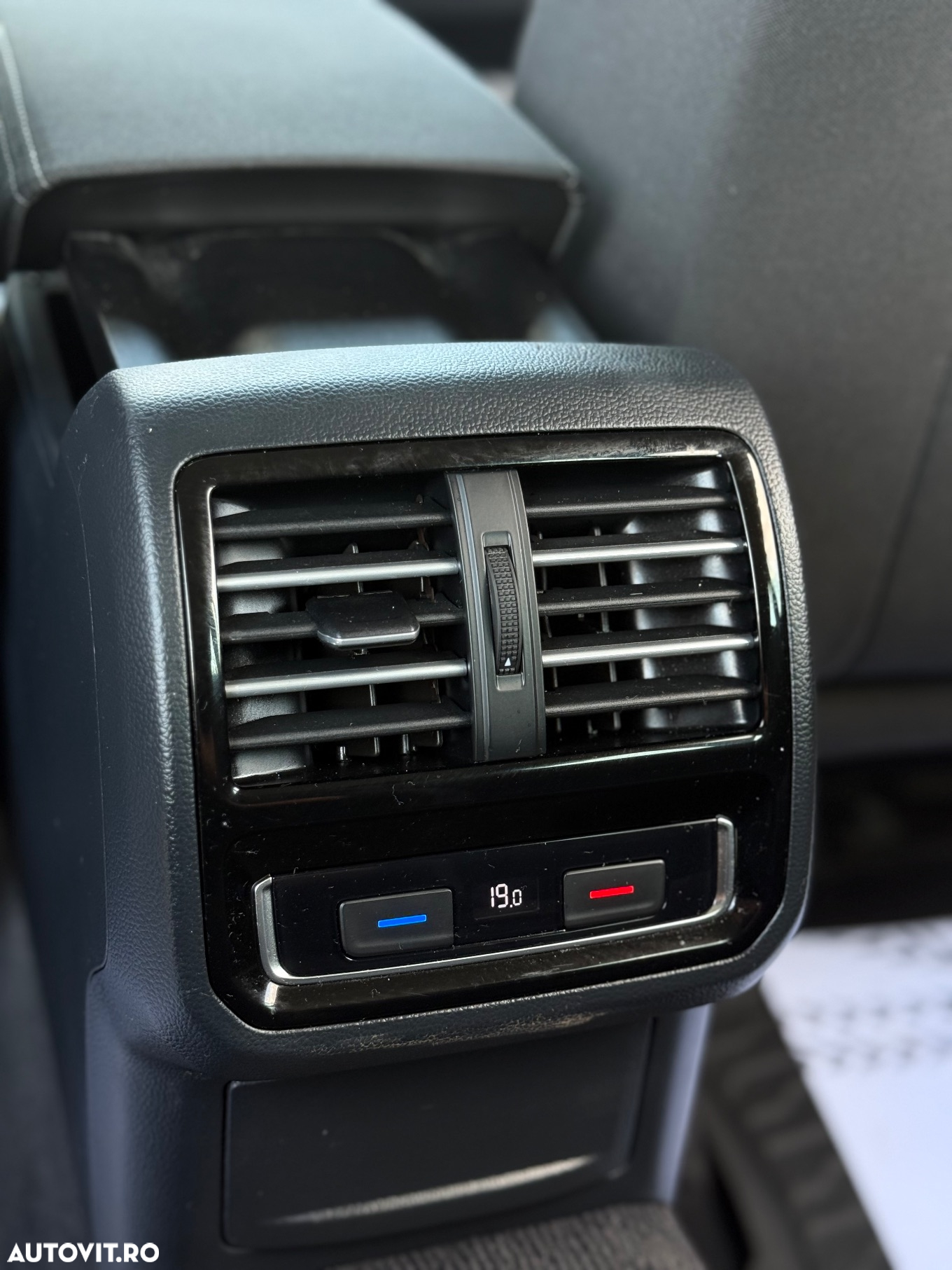 Volkswagen Passat Variant 2.0 TDI DSG Comfortline - 18
