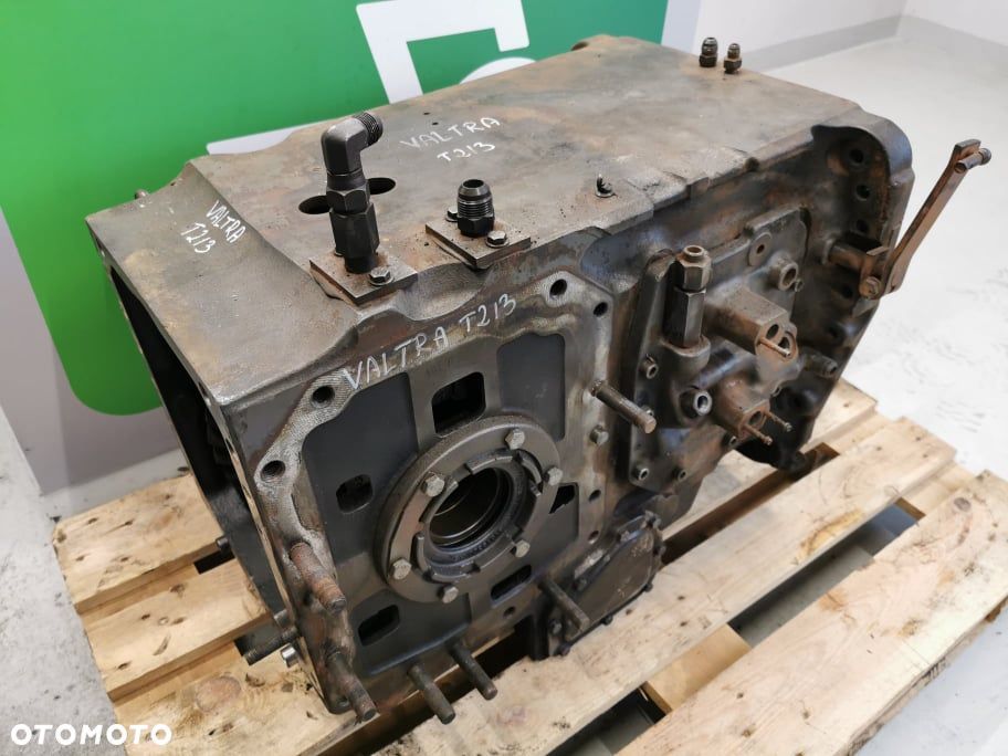 Obudowa ataku tylnego Valtra T 213 - 4