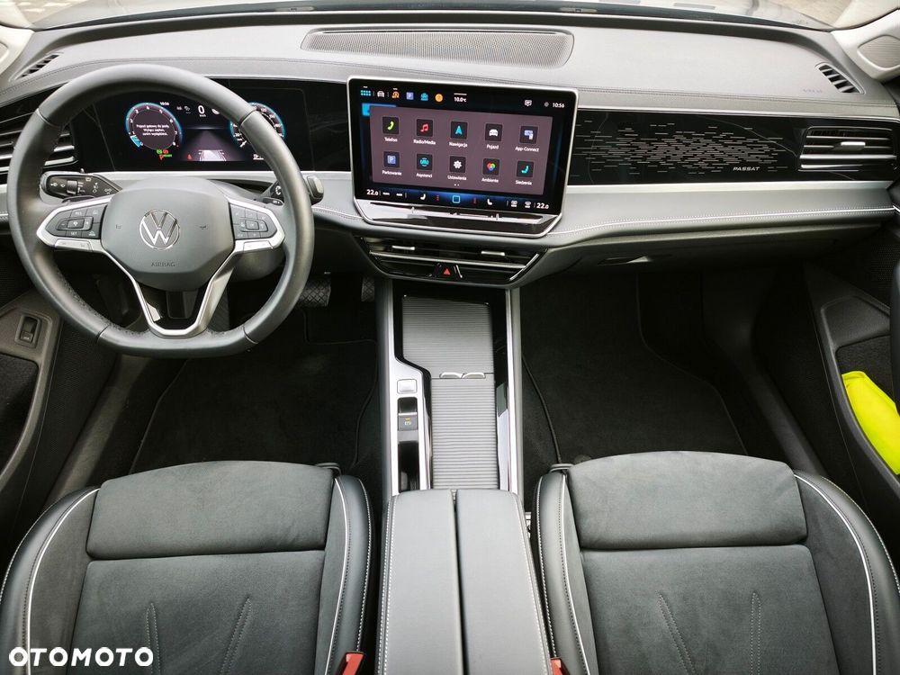 Volkswagen Passat - 4