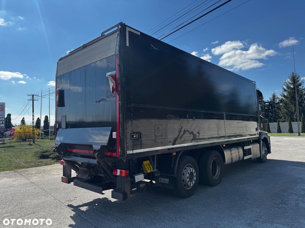 Mercedes-Benz Actros - 3