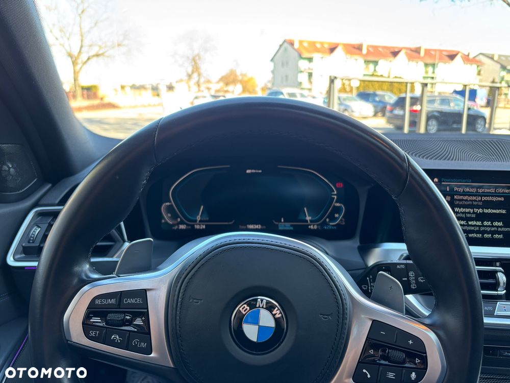 BMW Seria 3 330e xDrive M Sport - 16