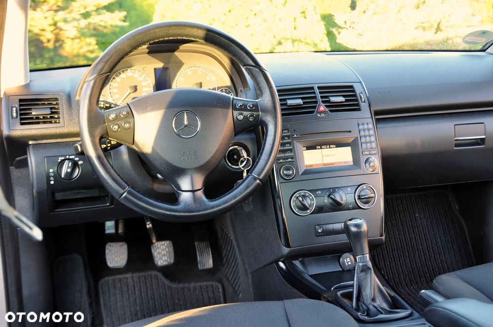 Mercedes-Benz Klasa A 160 BlueEFFICIENCY Elegance Special Edition - 28