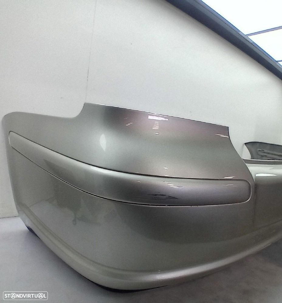 Pára-choques trás TOYOTA Avensis Sedan (_T22_) - 3