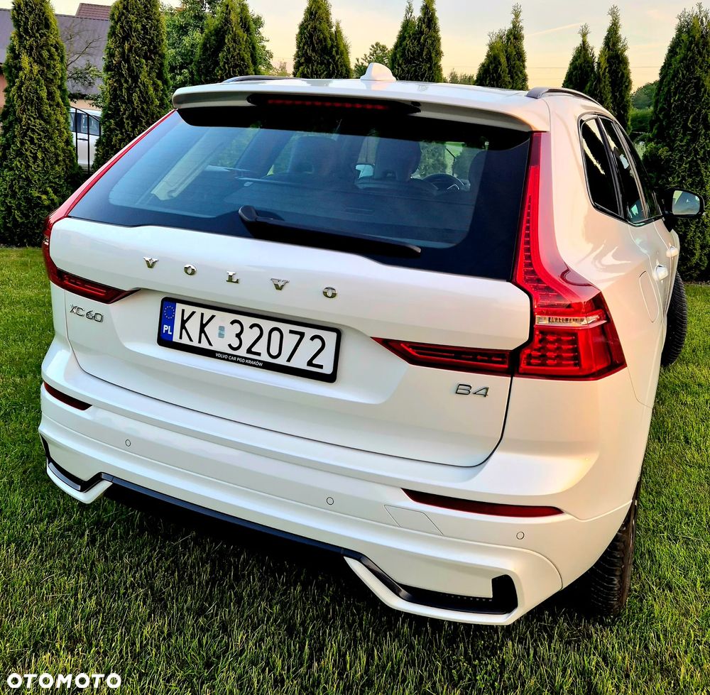 Volvo XC 60 B4 B Plus Dark - 3