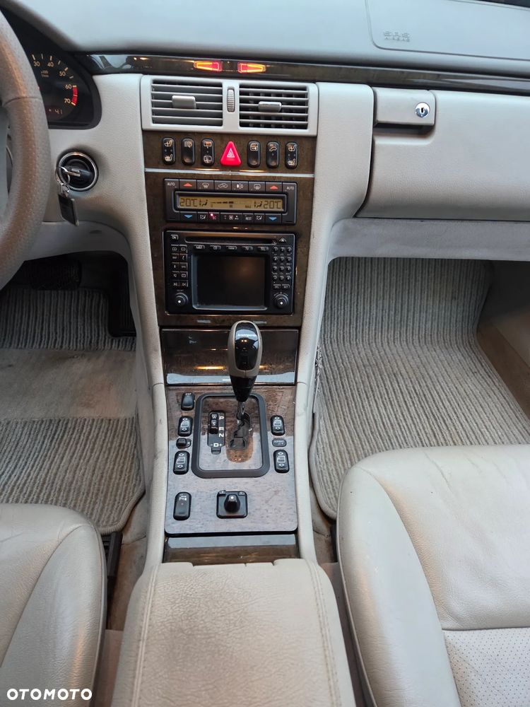 Mercedes-Benz Klasa E 280 T 4-Matic Avantgarde - 17