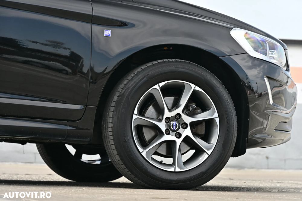 Volvo XC 60 D5 AWD Geartronic Ocean Race - 19