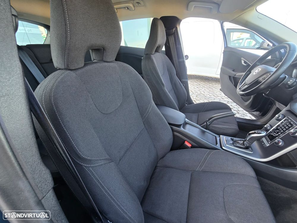 Volvo V40 D2 Powershift Momentum - 12