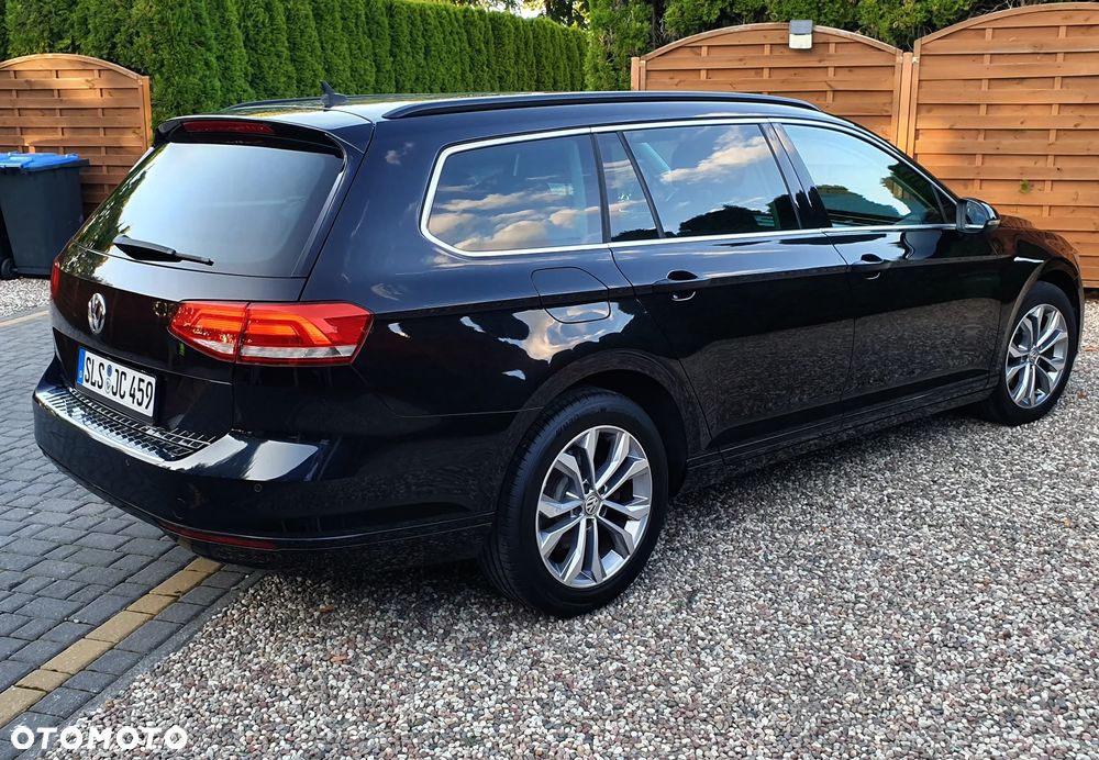 Volkswagen Passat - 12