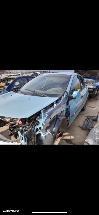 Dezmembrez Renault Clio 3 - 3