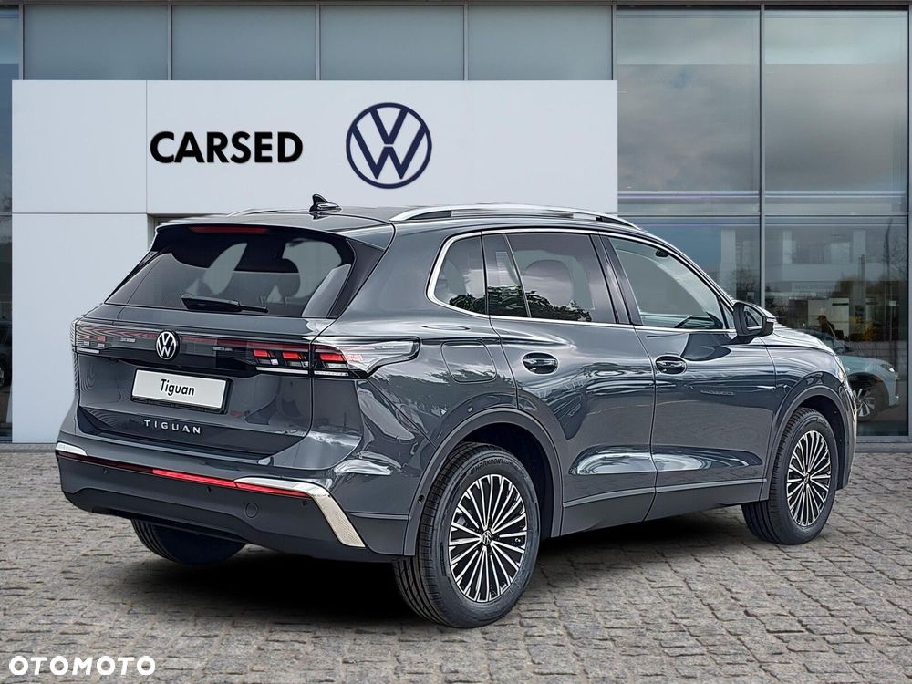 Volkswagen Tiguan - 8