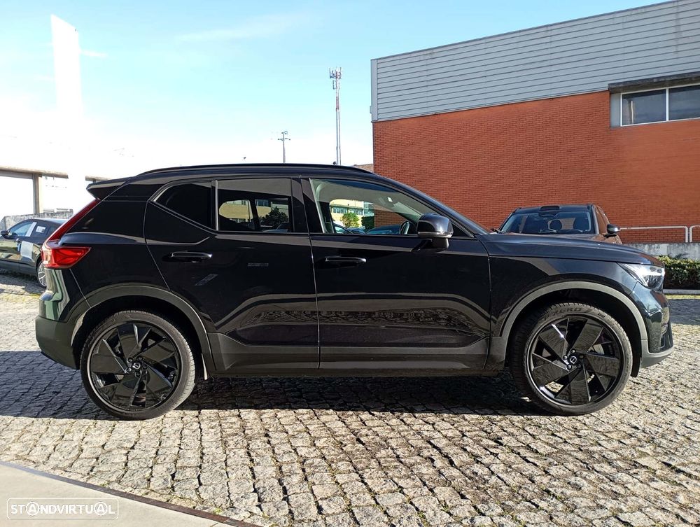 Volvo EX40 82 kWh Single Motor Extended Range Black Edition - 6