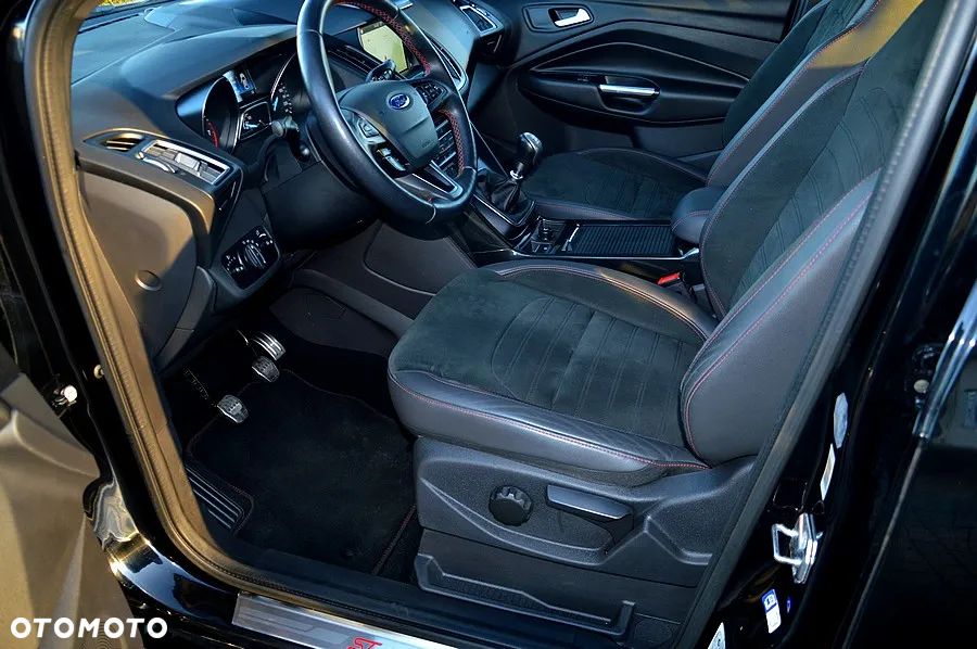 Ford Kuga 1.5 EcoBoost 2x4 ST-Line - 21