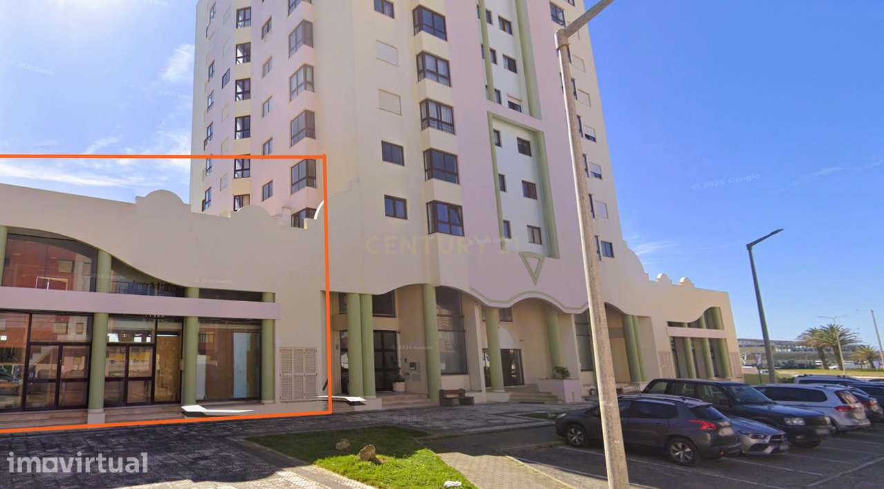 Loja com dois pisos - Renovada - 2 WC - Grande imagem: 2/23