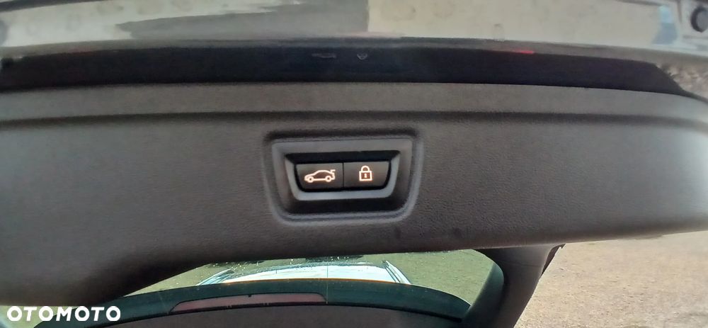 BMW Seria 3 318d Sport Line - 22