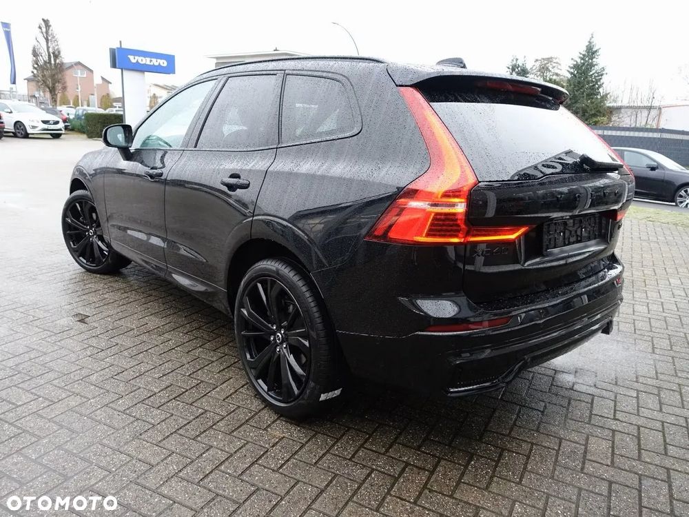 Volvo XC 60 B5 B AWD Plus Black Edition - 3