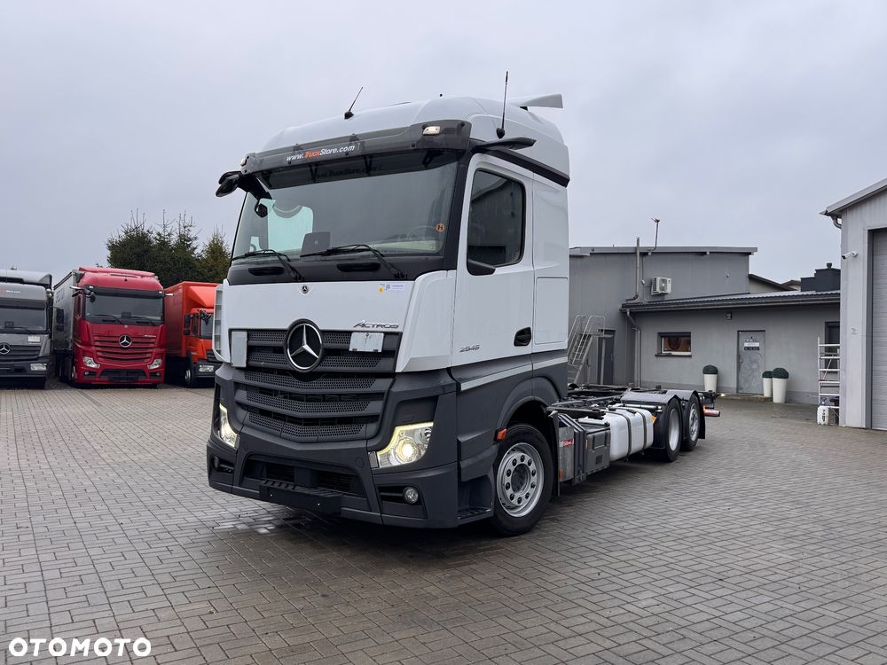 Mercedes-Benz Actros - 4