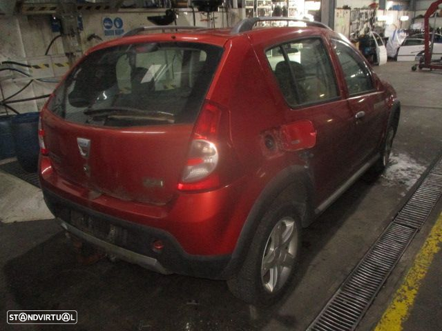 Carro MOT:  K9K 892 CXVEL: JR5346 DACIA SANDERO 2011 1.5DCI 90CV 5P VERMELHO DIESEL - 3
