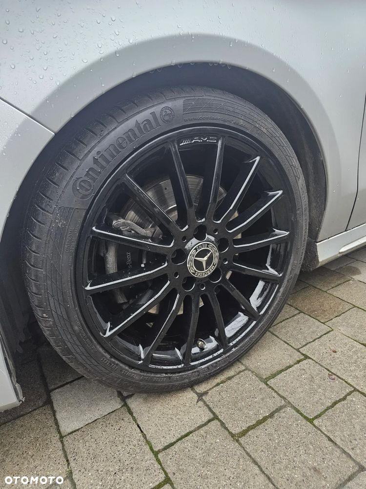 Mercedes-Benz CLA 220 4-Matic AMG Line - 35