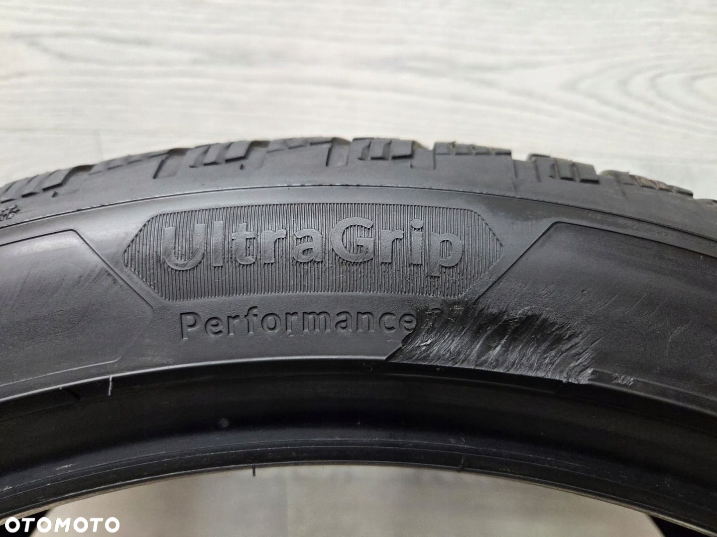 Opona zimowa Goodyear ULTRAGRIP Performance 3 255/40R20 101 W - 4