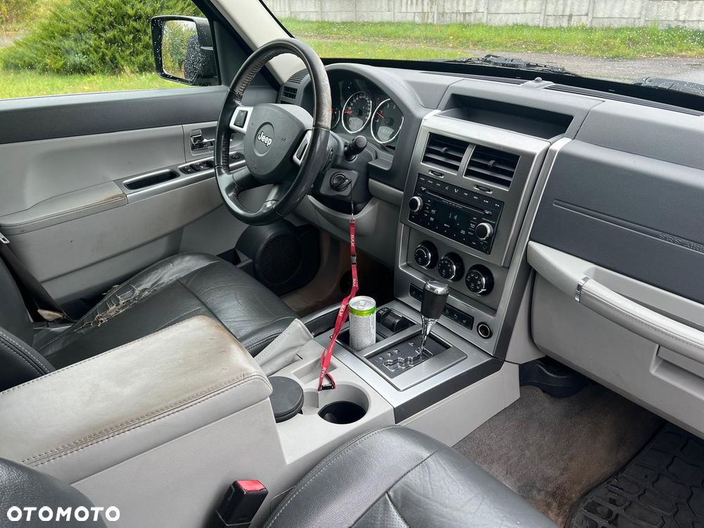 Jeep Cherokee - 13