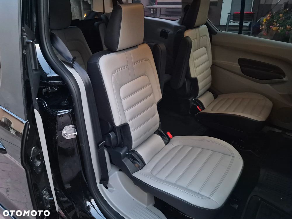 Ford Tourneo Connect Grand - 18