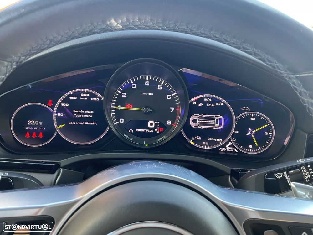 Porsche Cayenne Coupé E-Hybrid - 35