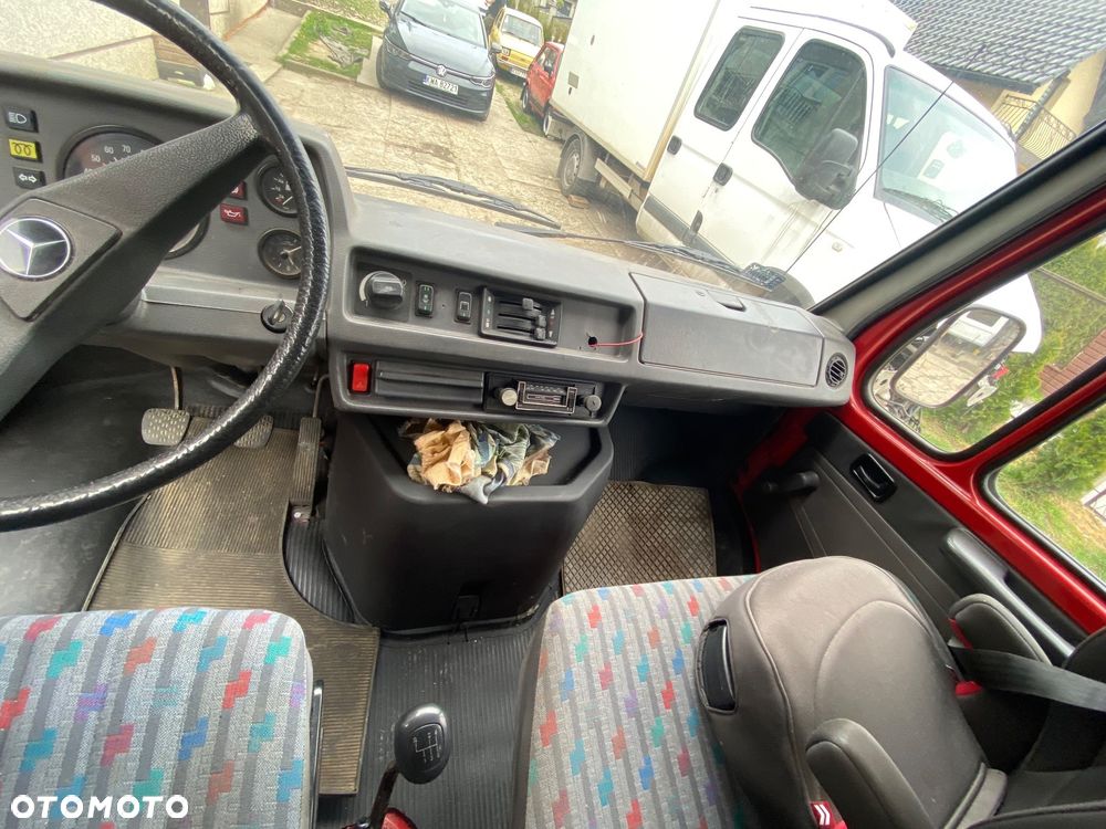 Mercedes-Benz 207D kaczka - 8