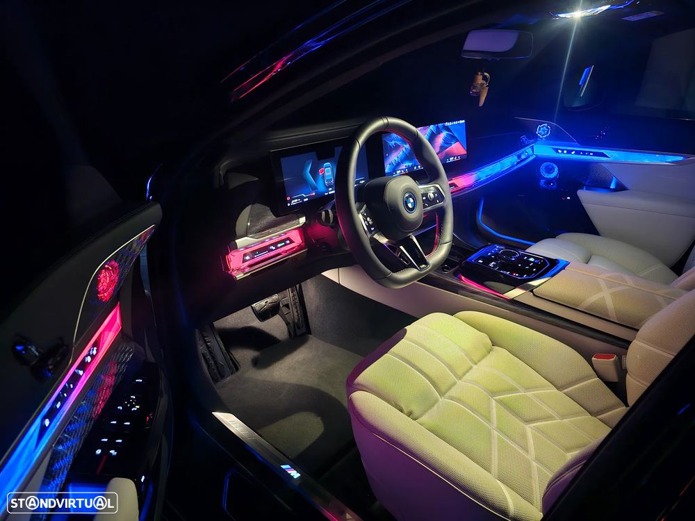 BMW 760 M760e xDrive - 31