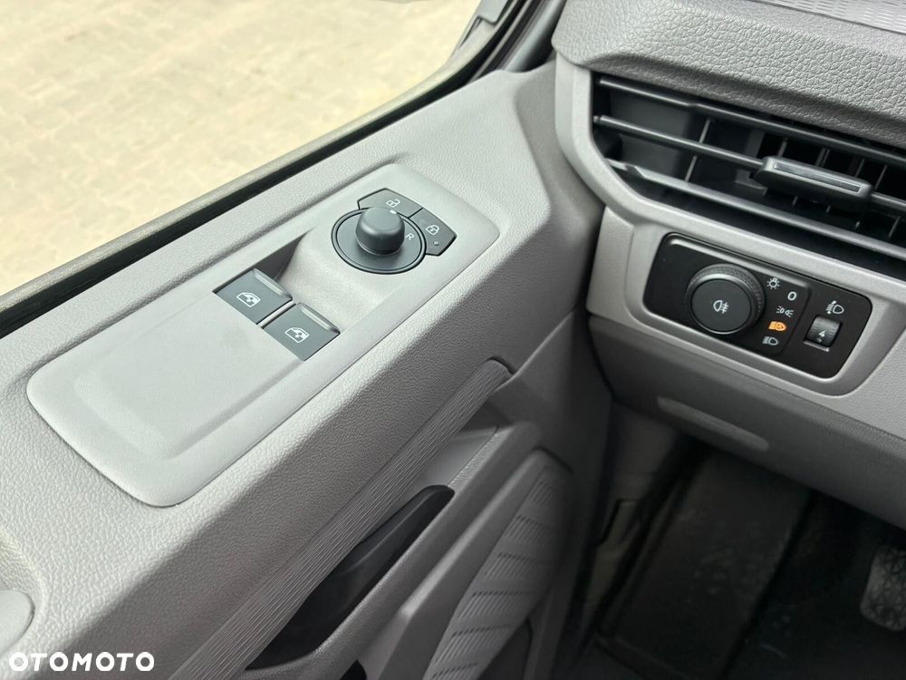 Volkswagen Transporter Kombi L1H1 M1 - 31