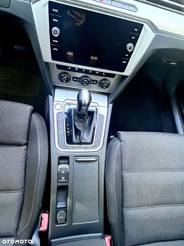 Volkswagen Passat 1.8 TSI BMT Comfortline DSG - 19