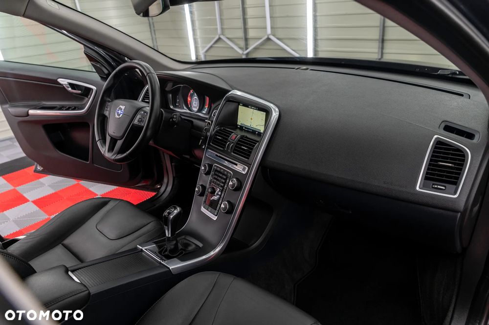 Volvo XC 60 D3 Kinetic - 24