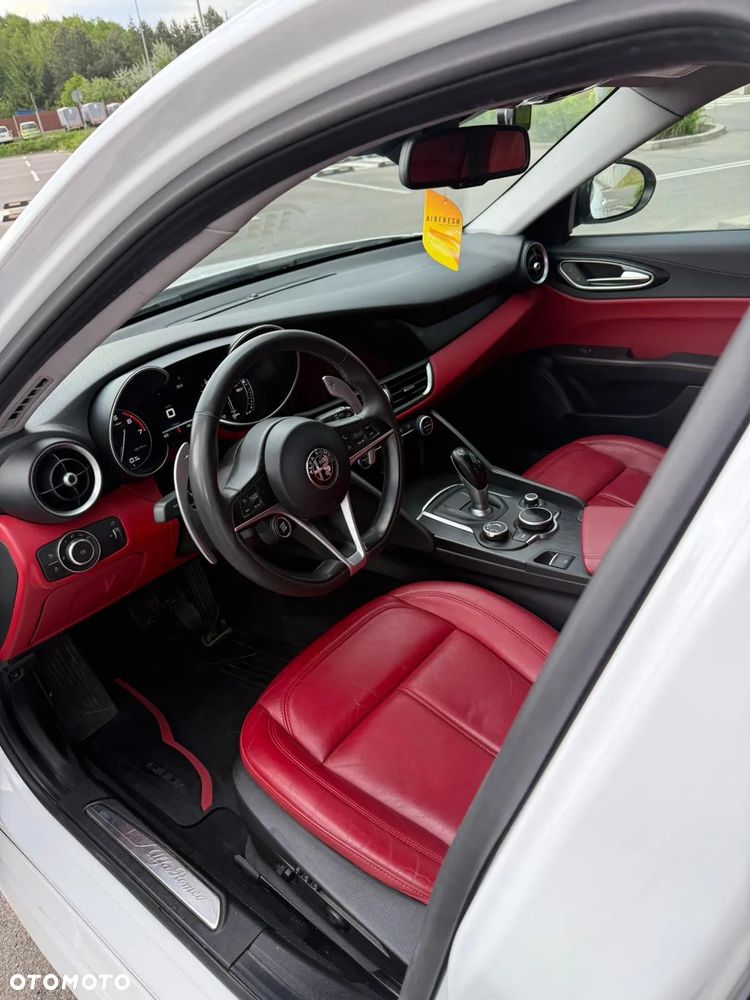 Alfa Romeo Giulia 2.0 Turbo Veloce Q4 - 17