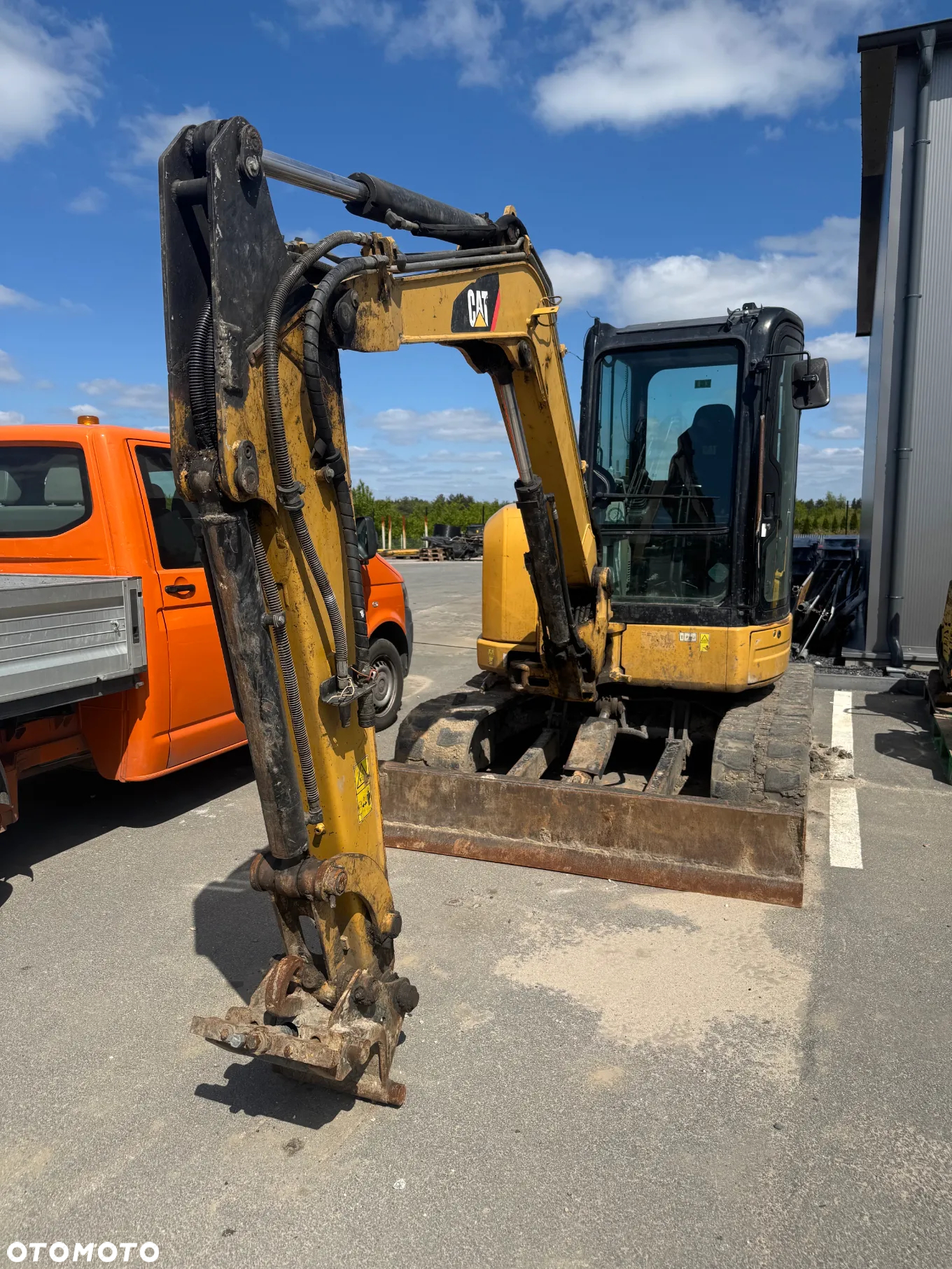 Caterpillar - 3