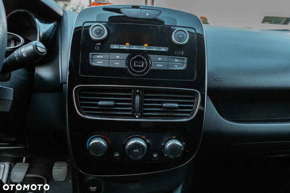 Renault Clio 1.2 16V Alize - 9