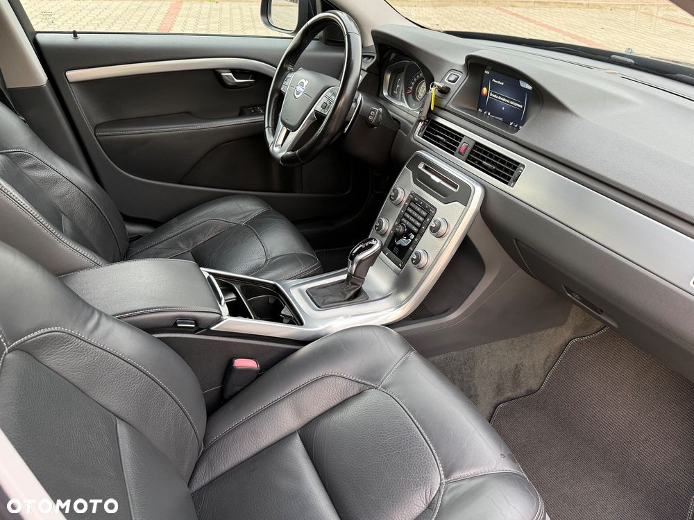 Volvo V70 D5 Geartronic Momentum - 24